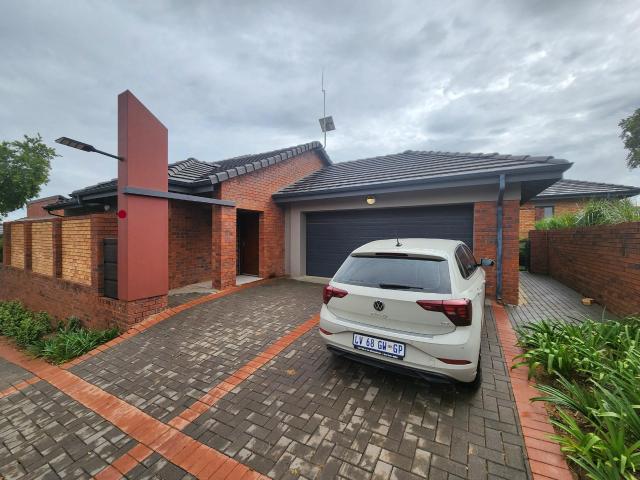 2 Bedroom Simplex in North Riding AH