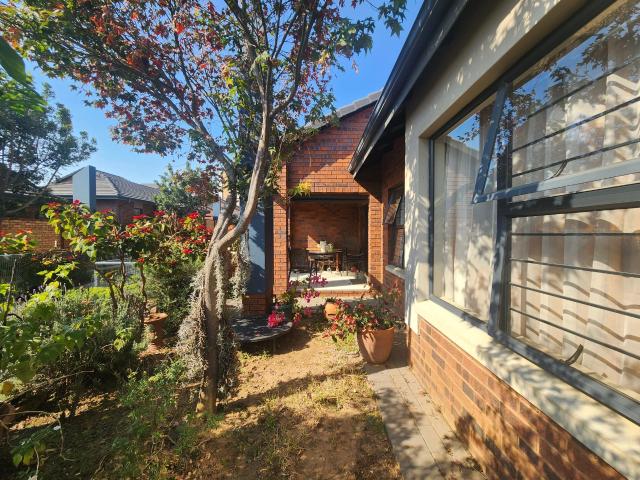 2 Bedroom Simplex in North Riding AH