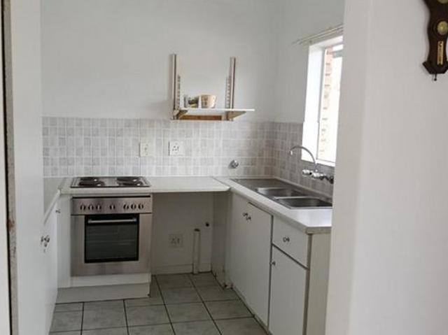 2 Bedroom Simplex in Pierre van Ryneveld