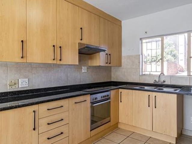 2 Bedroom Simplex in Pierre van Ryneveld