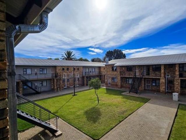 2 Bedroom Simplex in Rhodesdene
