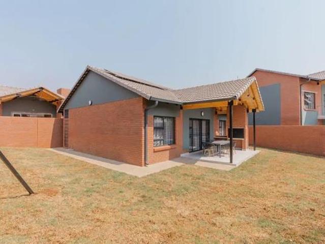 2 Bedroom Simplex in Rietvallei Park