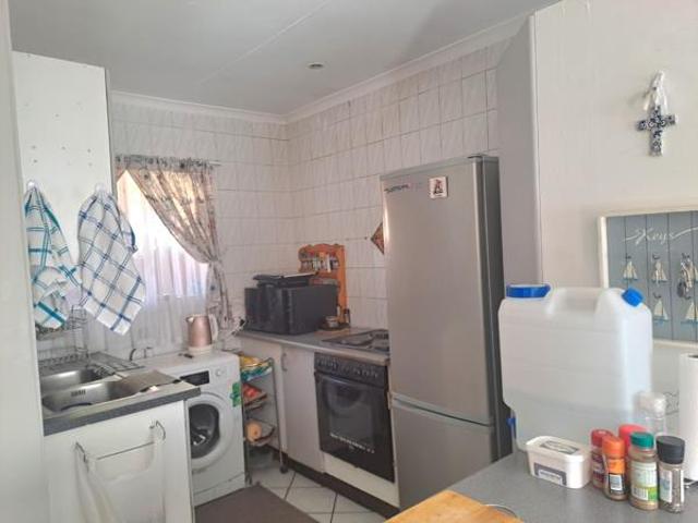 2 Bedroom Simplex in Rooihuiskraal North