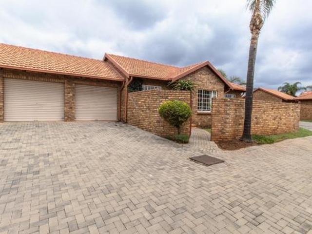 2 Bedroom Simplex in Rooihuiskraal