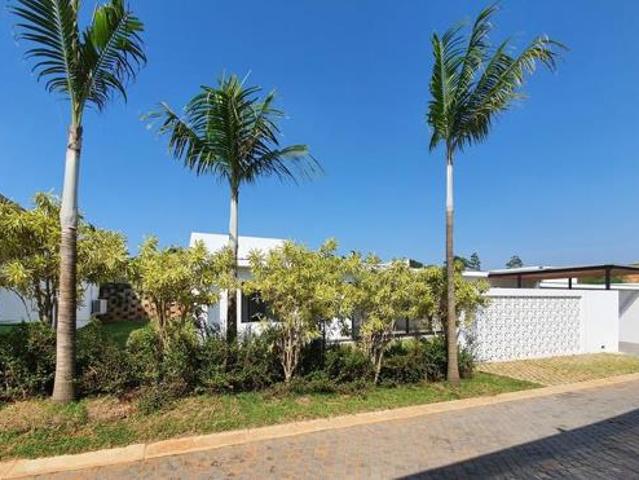 2 Bedroom Simplex in Sheffield Beach