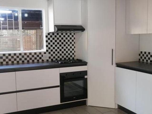 2 Bedroom Simplex in Sundowner