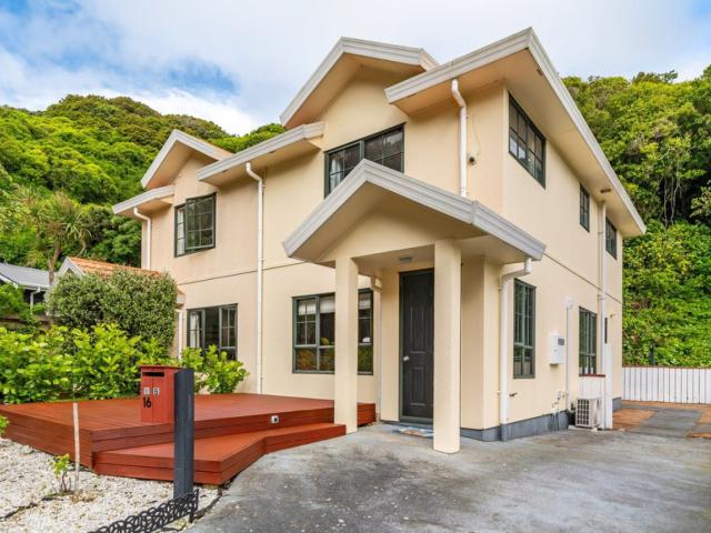 2 Bedroom Sunny Karori Townhouse