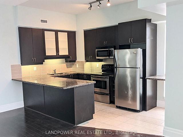 2 Bedroom Penthouse Corner Unit In Downtown Markham