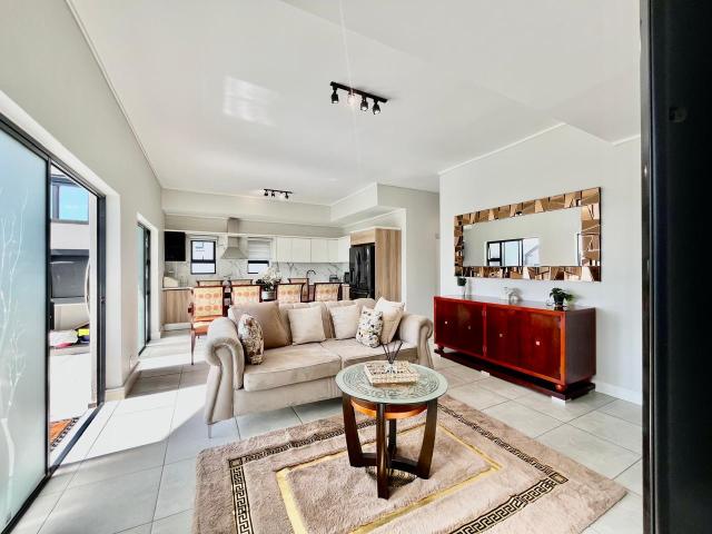 2 Bedroom Penthouse in Waterfall