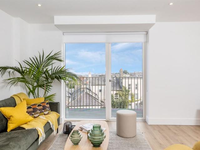 2 Bedroom @ Rockpoint, Newtown Avenue, Blackrock, County Dublin