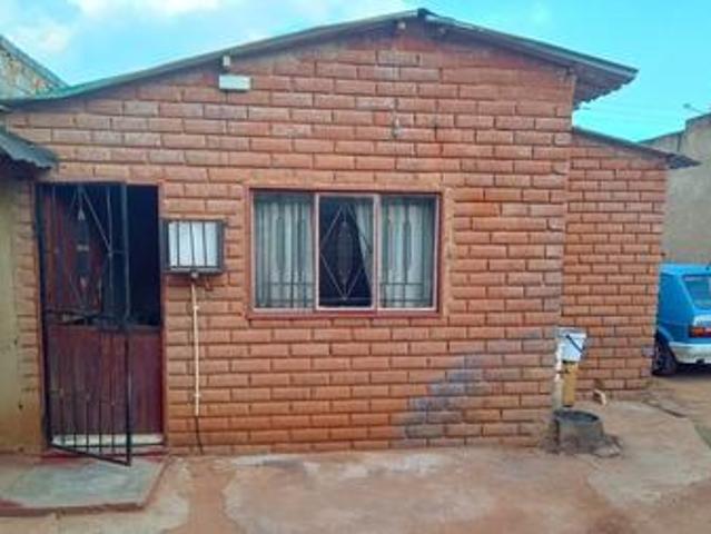 2 bedroom rdp home with 4 outside ro.
