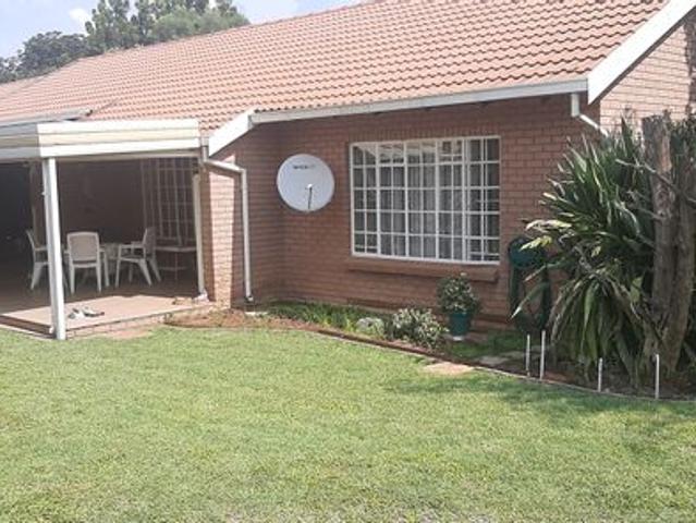 2 Bedroom Retirement Unit For Sale in Bela