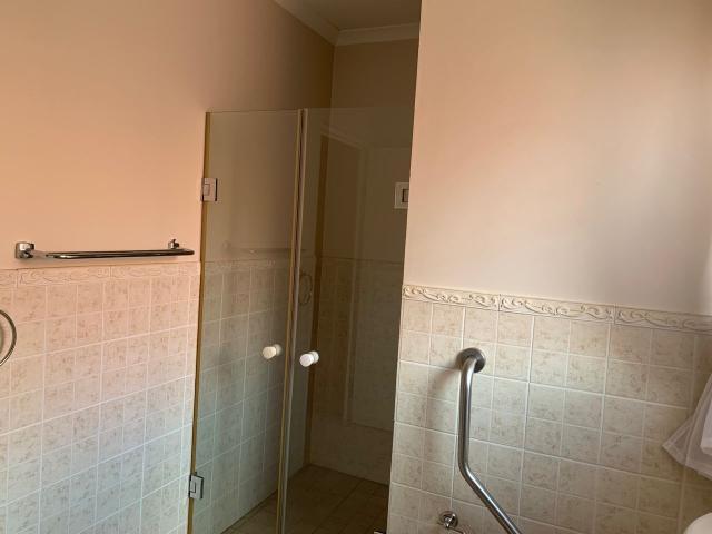 2 Bedroom Retirement Unit For Sale in Willow Park Manor
