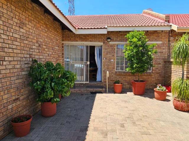 2 Bedroom Retirement Village in Minerva Gardens