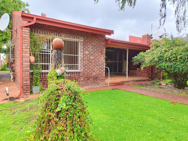 2 Bedroom Retirement Village in Roosheuwel