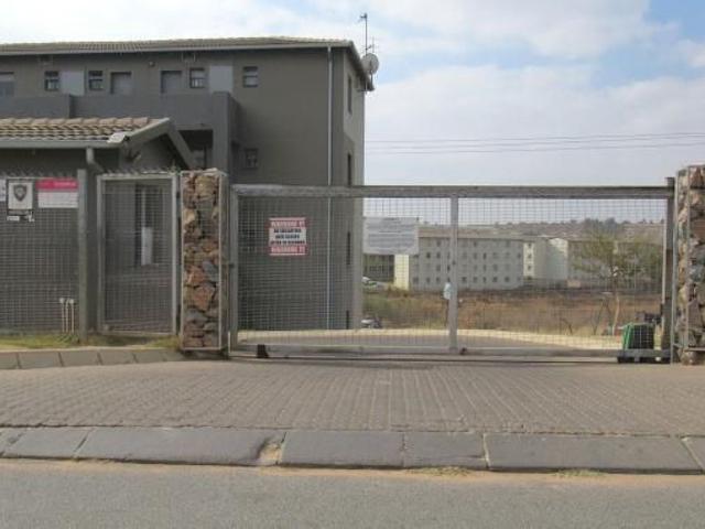 2 Bedroom with 1 Bathroom Flat/Apartment For Sale Gauteng