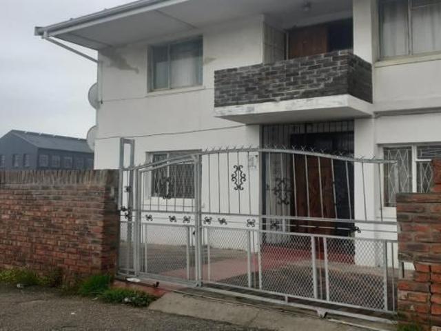 2 Bedroom with 1 Bathroom Flat/Apartment For Sale Eastern Cape