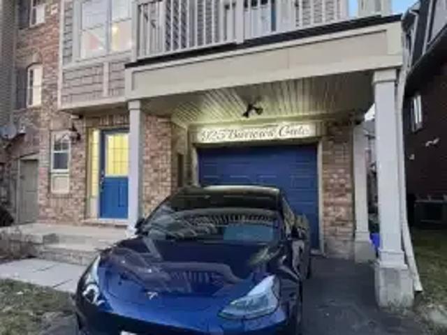 2 Bedroom Townhouse Milton ON 102701479