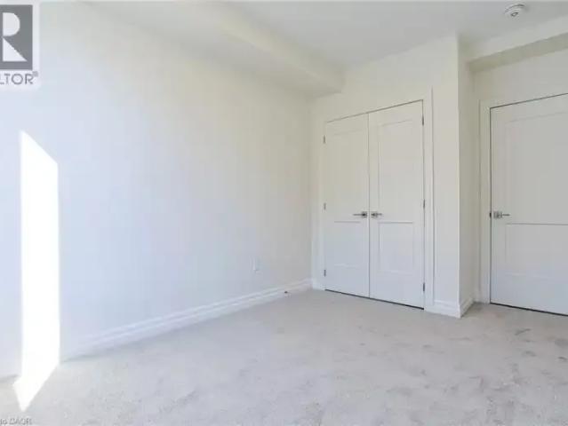 2 Bedroom Townhouse Niagara Falls ON LS100527332