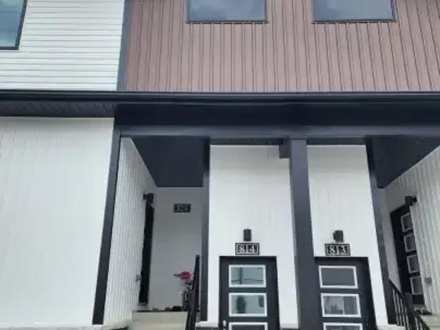 2 Bedroom Townhouse Niagara Falls ON LS102518883