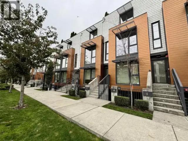 2 Bedroom Townhouse North Vancouver BC 105048036