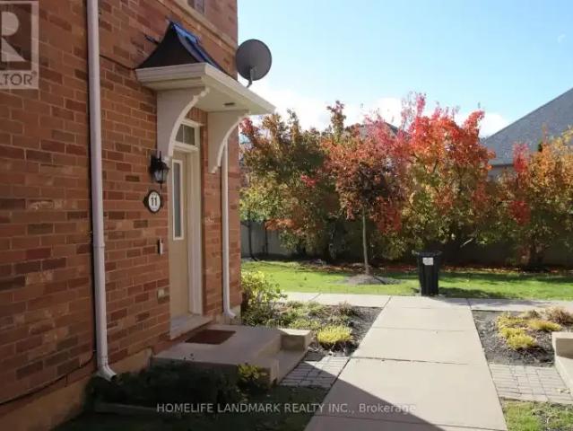 2 Bedroom Townhouse Oakville ON 103840336