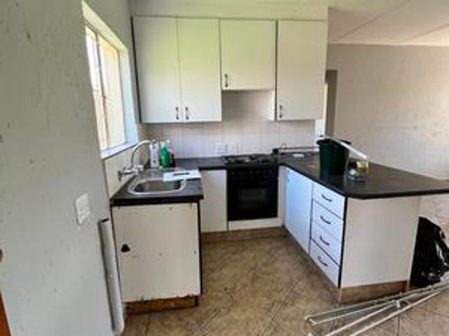 2 bedroom townhouse on the market i.
