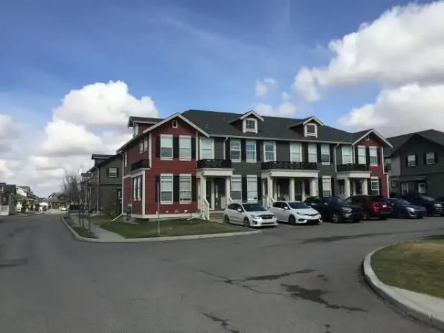 2 Bedroom Townhouse Airdrie AB 104180335