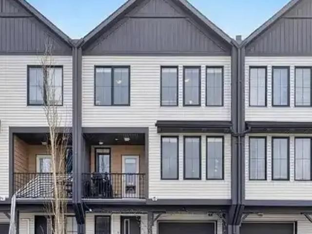 2 Bedroom Townhouse Airdrie AB 104181603