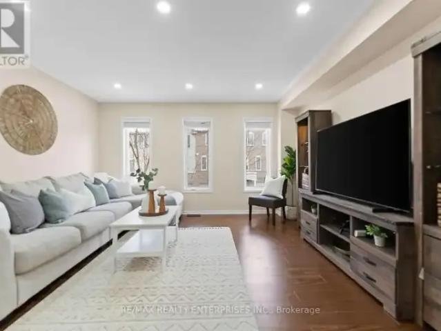 2 Bedroom Townhouse Ajax ON 104106747