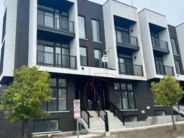 2 Bedroom Townhouse Ajax ON 103770648