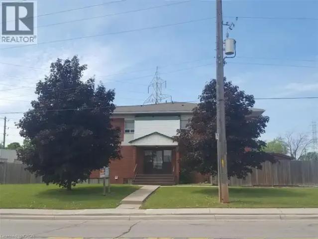 2 Bedroom Townhouse Burlington ON 104598473
