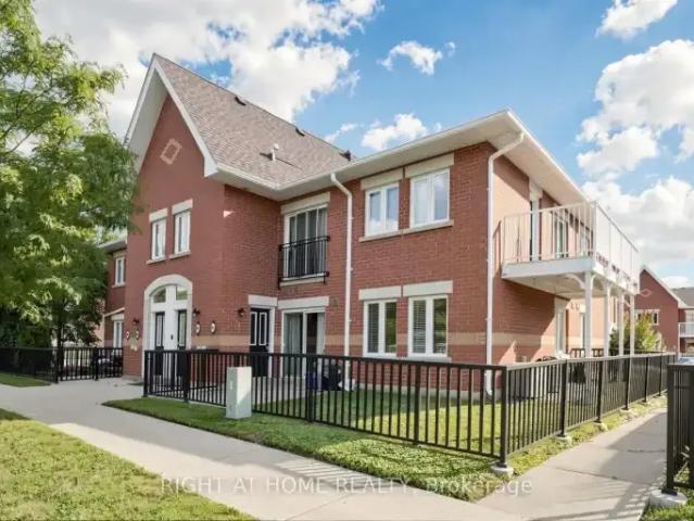2 Bedroom Townhouse Burlington ON 105048104