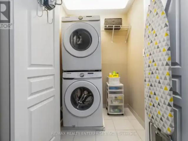 2 Bedroom Townhouse Burlington ON 103179142