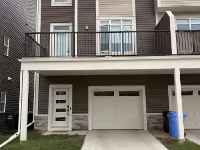 2 Bedroom Townhouse Calgary AB 104179006