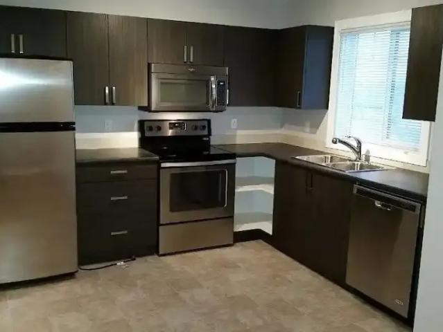 2 Bedroom Townhouse Calgary AB 104179748