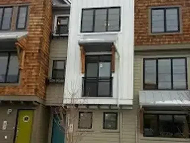 2 Bedroom Townhouse Calgary AB 104179796