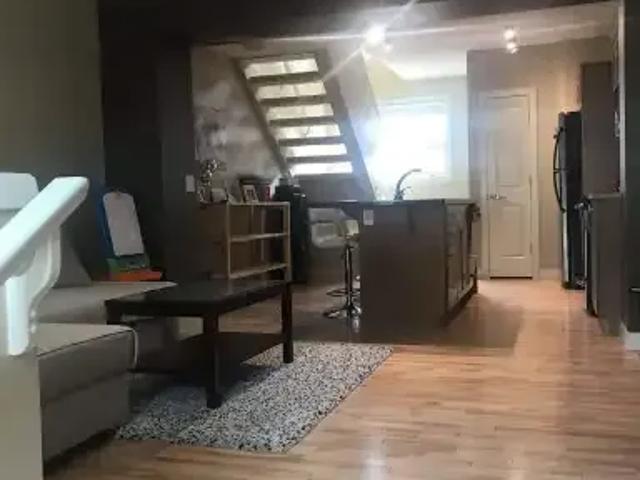 2 Bedroom Townhouse Calgary AB 104180266