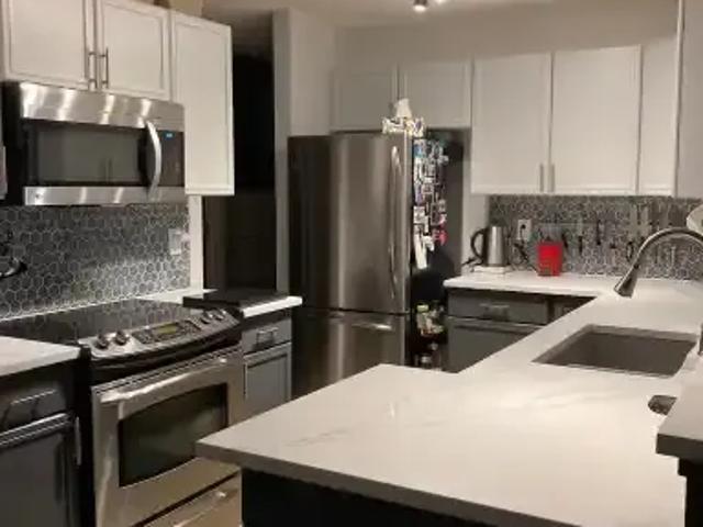 2 Bedroom Townhouse Calgary AB 104180314