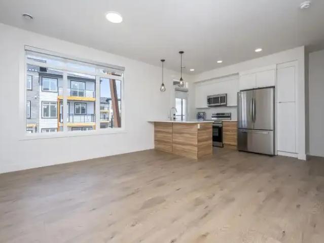 2 Bedroom Townhouse Calgary AB 104180680
