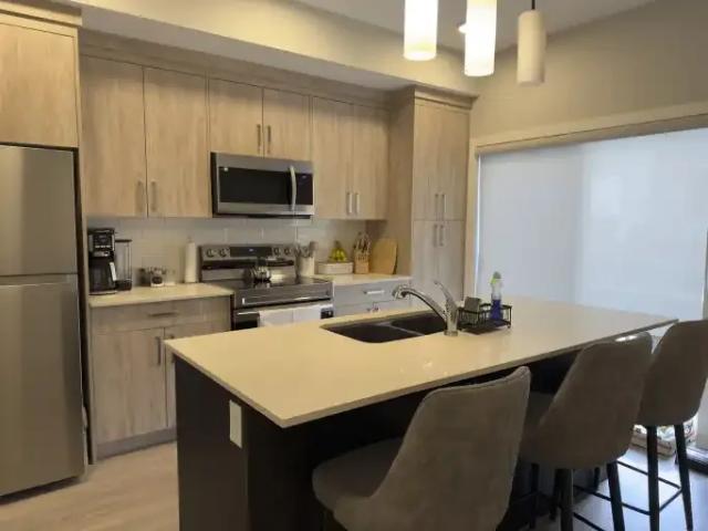 2 Bedroom Townhouse Calgary AB 104182250
