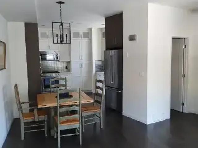 2 Bedroom Townhouse Calgary AB 104182466