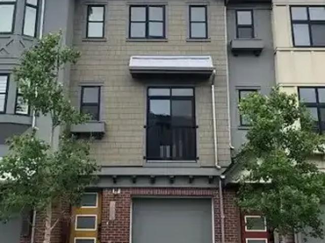 2 Bedroom Townhouse Calgary AB 104322109