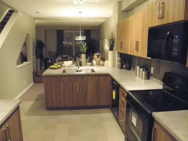2 Bedroom Townhouse Calgary AB 104362595