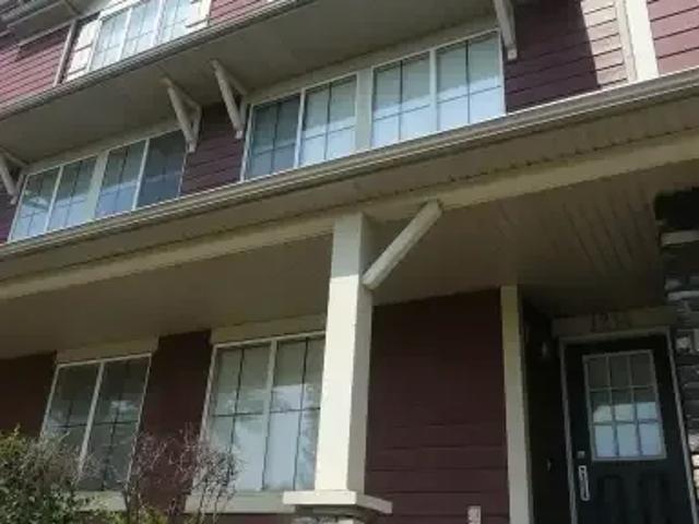 2 Bedroom Townhouse Calgary AB 104362596