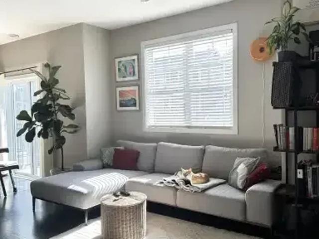 2 Bedroom Townhouse Calgary AB 104401550