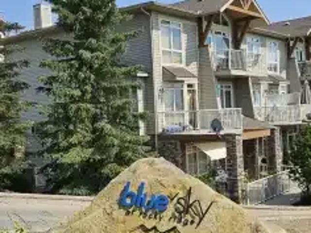 2 Bedroom Townhouse Calgary AB 104434148