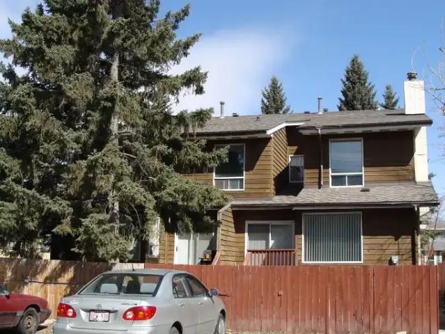2 Bedroom Townhouse Calgary AB 104434177