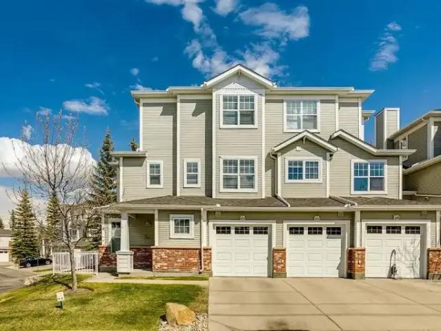 2 Bedroom Townhouse Calgary AB 104470683