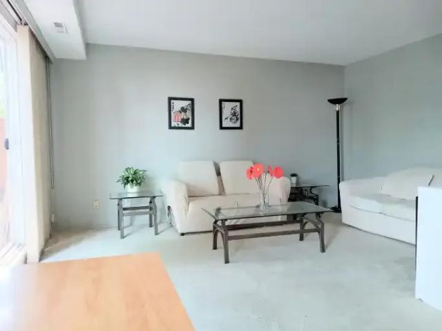 2 Bedroom Townhouse Calgary AB 104470699
